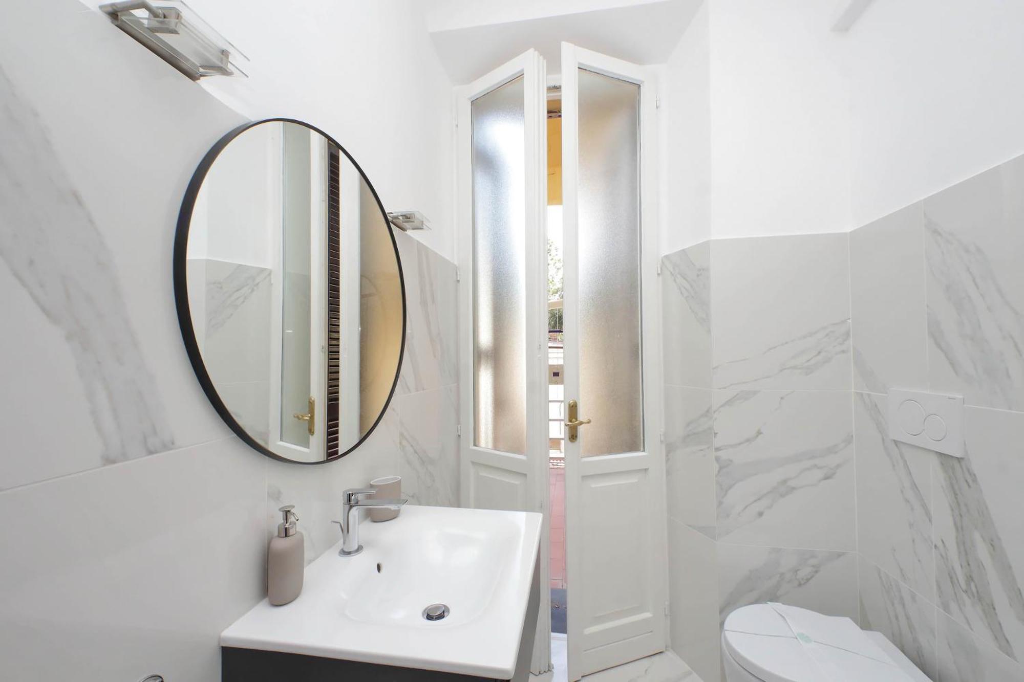 Ych-Comfortable 2 Bedrooms Flat Near Colosseum Рим Экстерьер фото