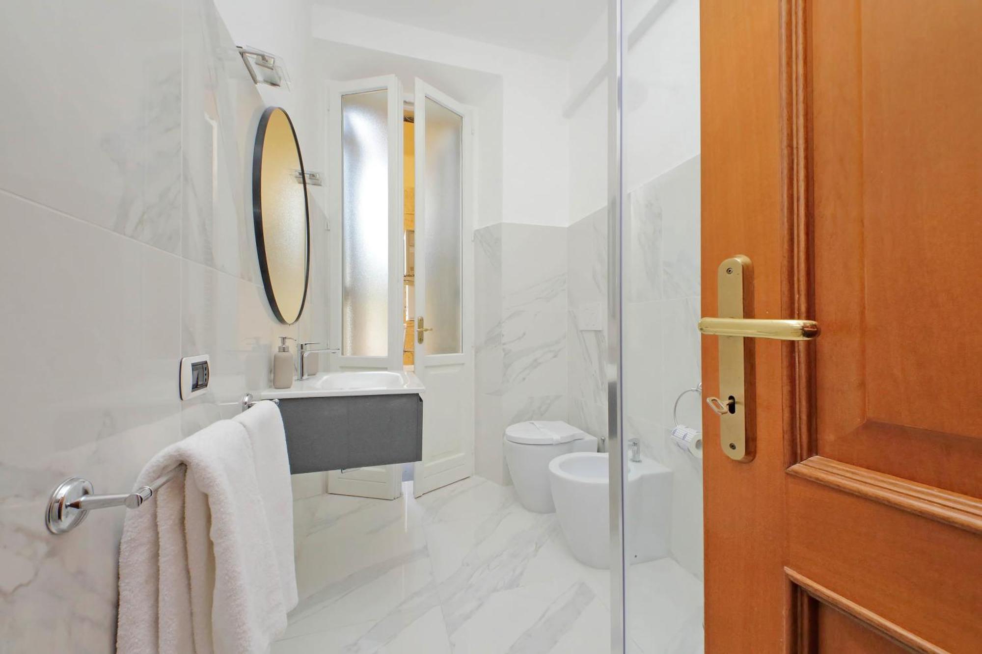 Ych-Comfortable 2 Bedrooms Flat Near Colosseum Рим Экстерьер фото
