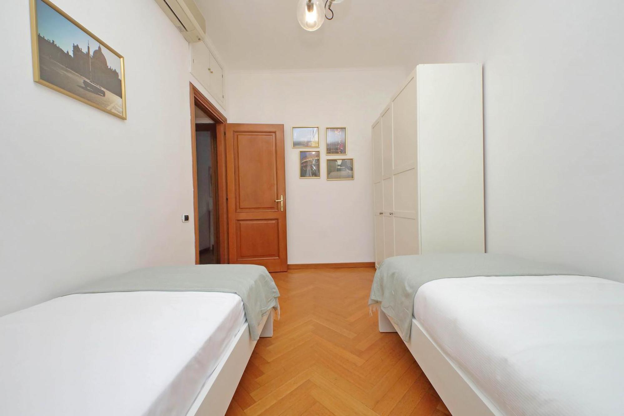 Ych-Comfortable 2 Bedrooms Flat Near Colosseum Рим Экстерьер фото