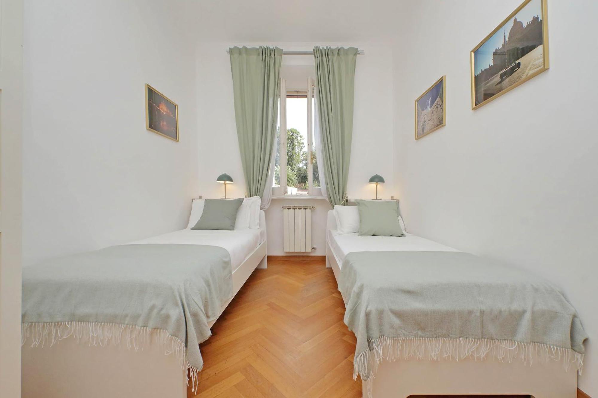 Ych-Comfortable 2 Bedrooms Flat Near Colosseum Рим Экстерьер фото