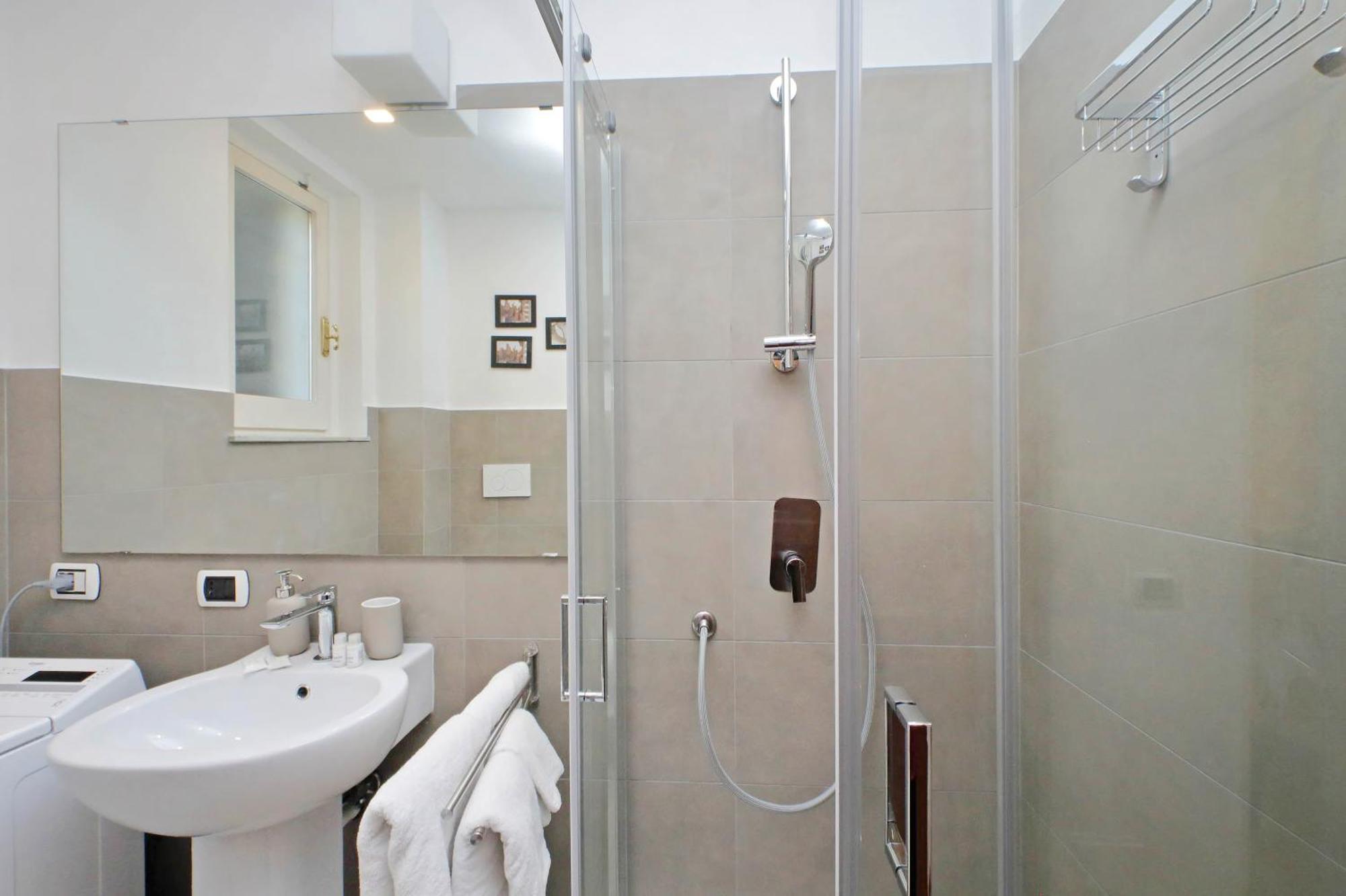 Ych-Comfortable 2 Bedrooms Flat Near Colosseum Рим Экстерьер фото